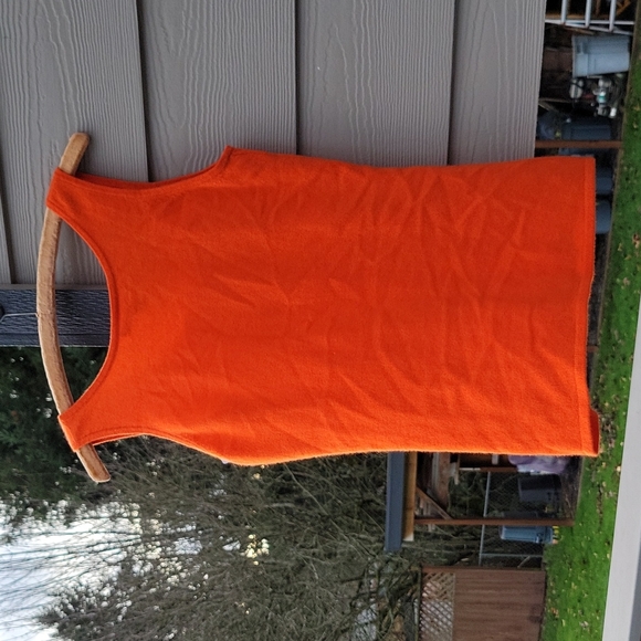 Neiman Marcus Orange Cashmere Sleeveless Sweater - Picture 4 of 11